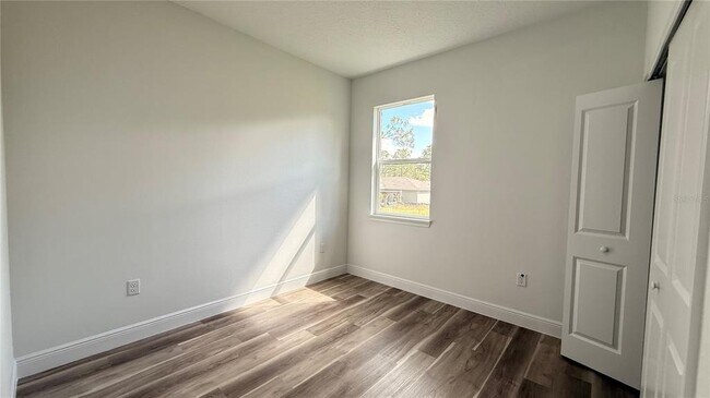 Building Photo - 1852 W Quaker Ln