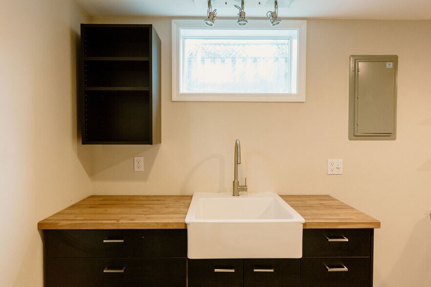 Building Photo - 3200 SE 78TH AVE