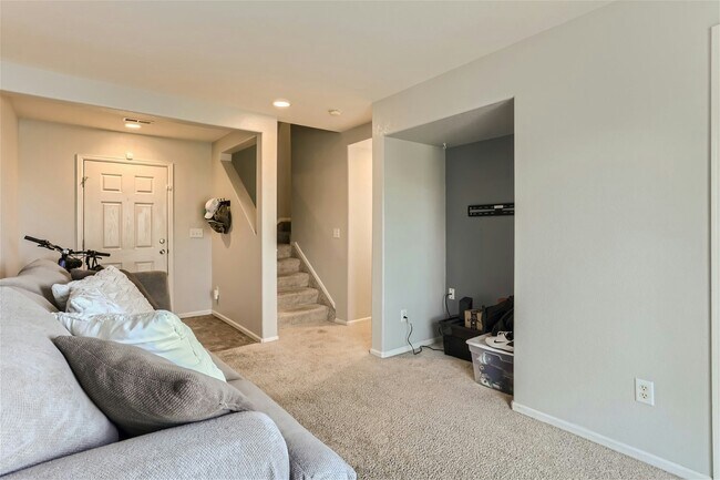 Building Photo - 11701 Fenwick Cir