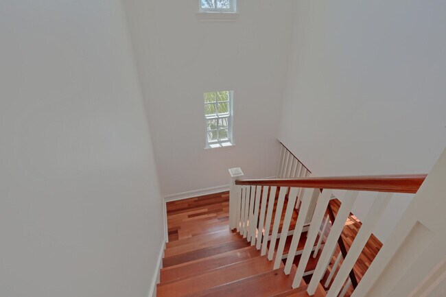 Building Photo - 343 Flamingo Dr
