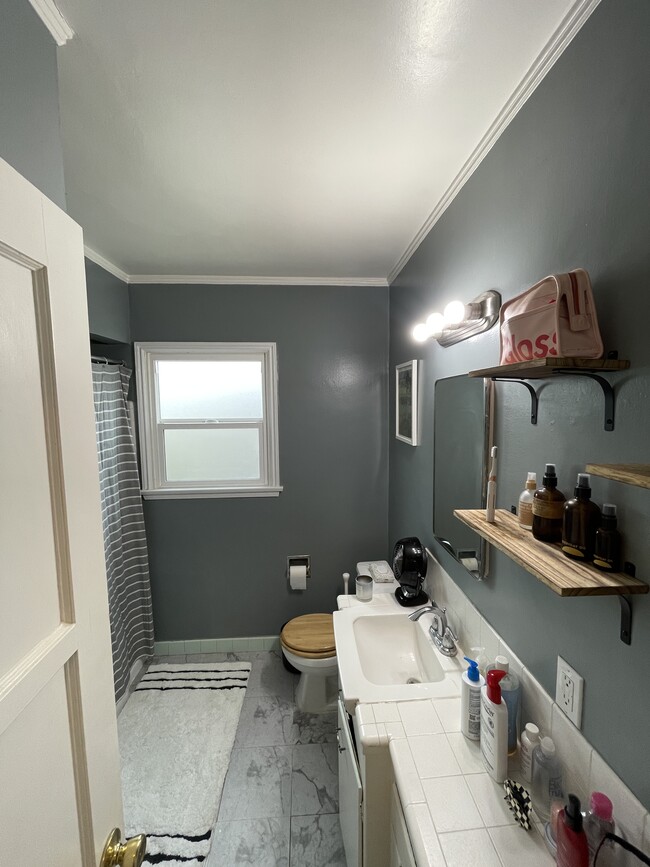 Building Photo - 5522 Edgewood Pl