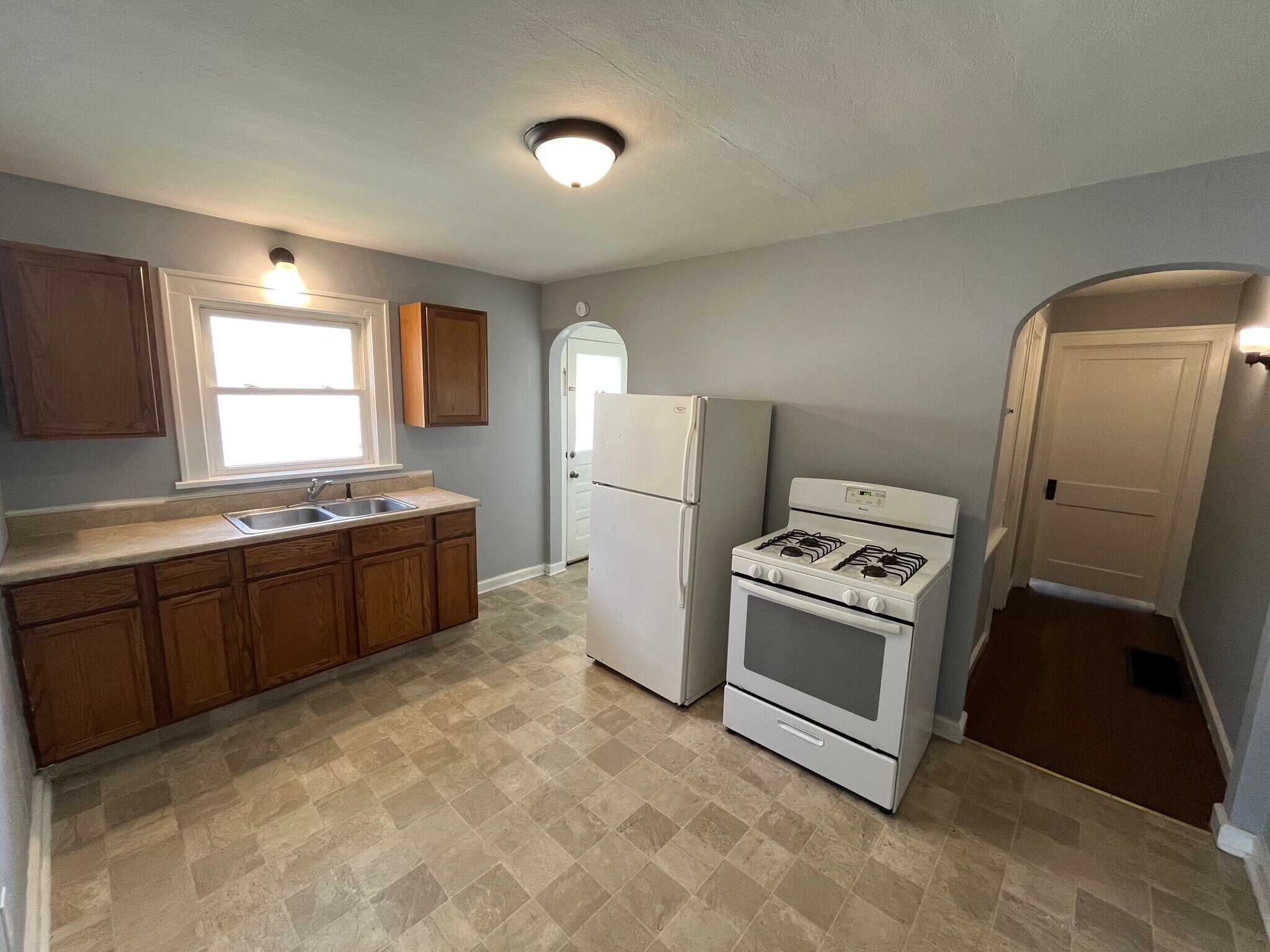 Building Photo - 3614 Columbus Ave