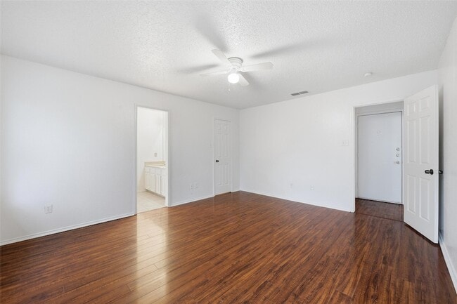 Building Photo - 6444 Whitehurst Dr