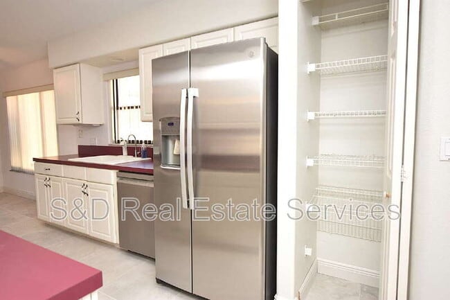 Building Photo - 2235 Silver Re Dr