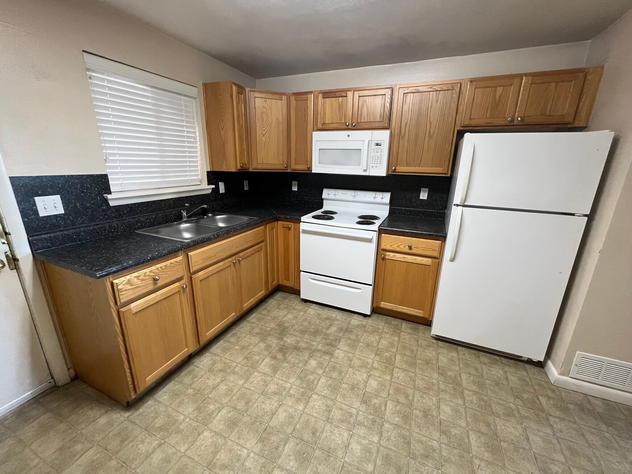Kitchen - 2173 S State St
