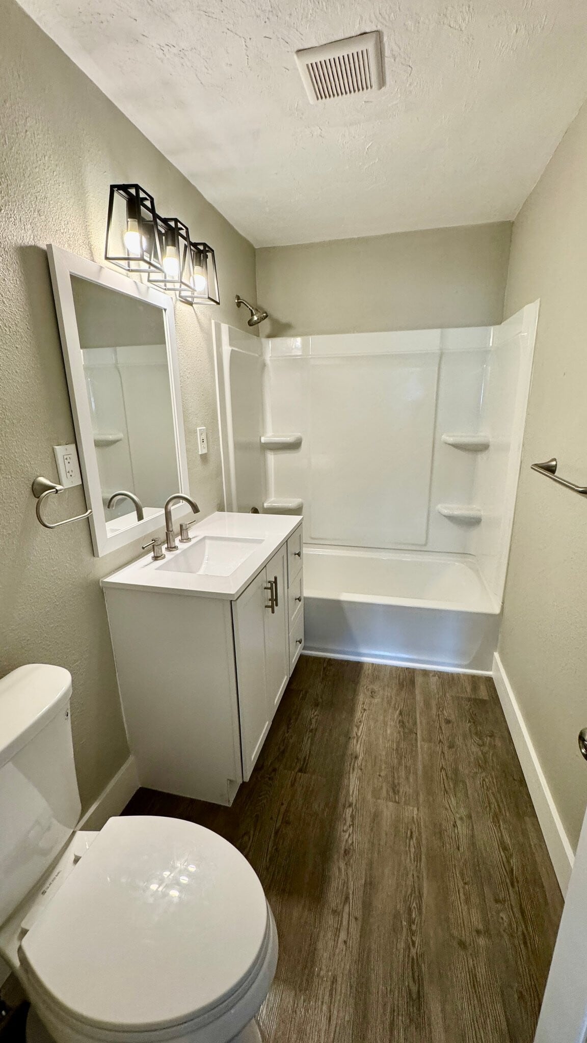 Building Photo - 507 Linden Dr