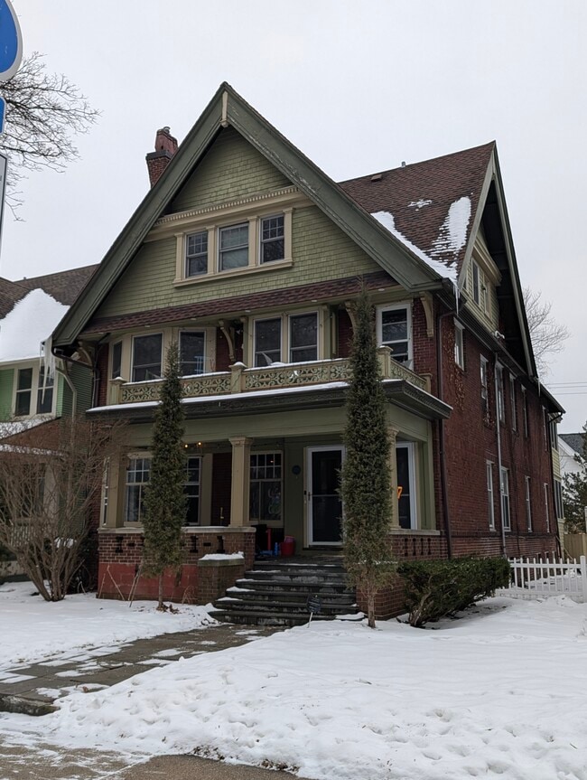 Building Photo - 2723-25-25A N Downer