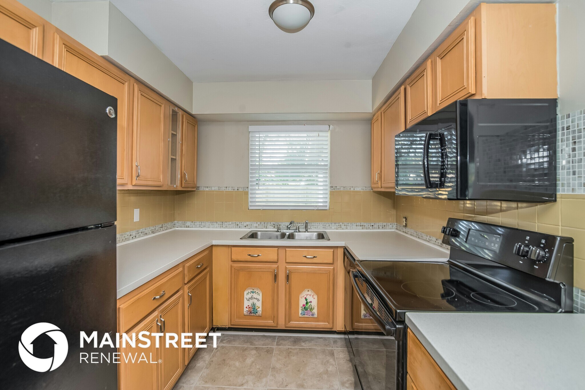 Building Photo - 5027 McManus Dr