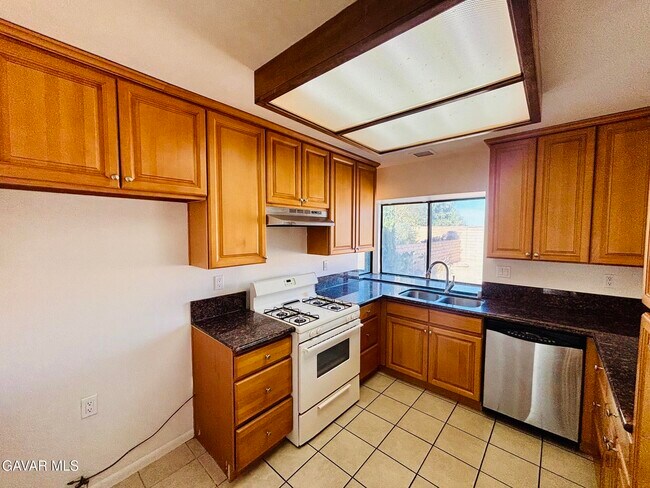 Building Photo - 36778 Spanish Broom Dr