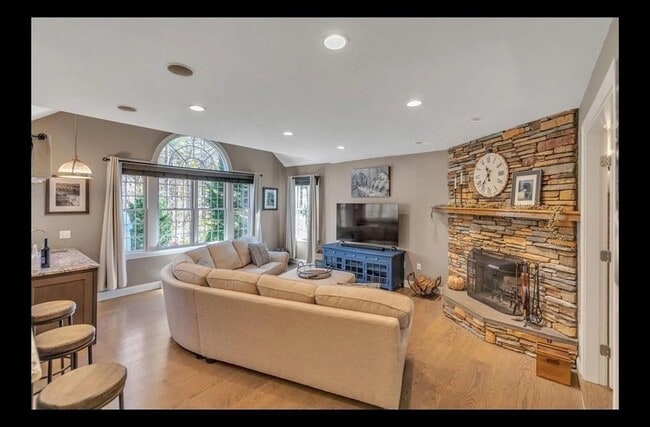 Building Photo - 7 Washburn St