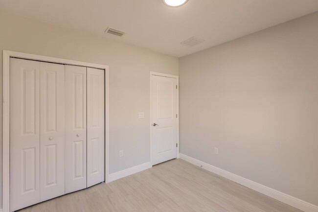 Building Photo - BRAND NEW Construction, 3 bed / 2 bath Ren...