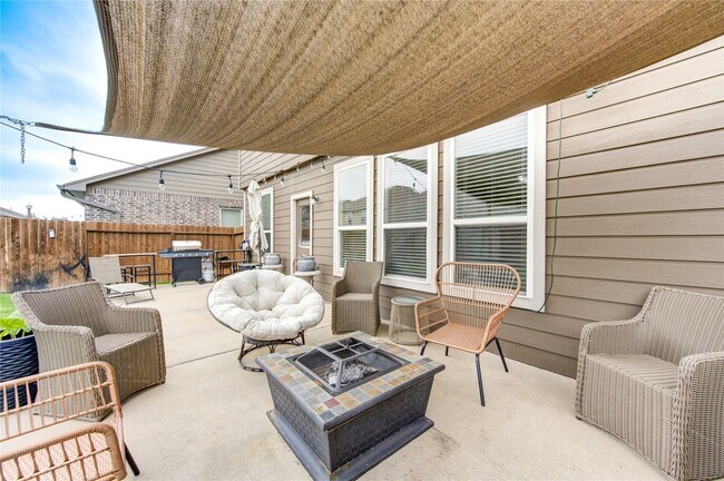 Building Photo - 3330 Madison Elm St