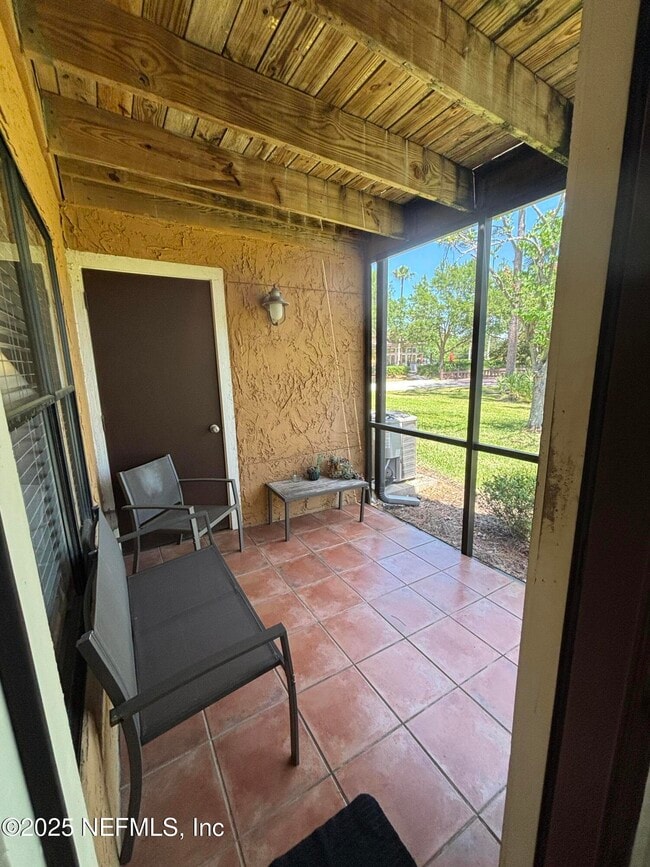 Building Photo - 836 Shoreline Cir