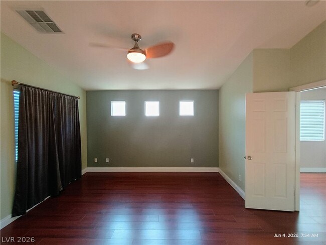 Building Photo - 9756 Wailings Ave