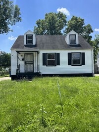 Building Photo - 3008 Oakridge Dr