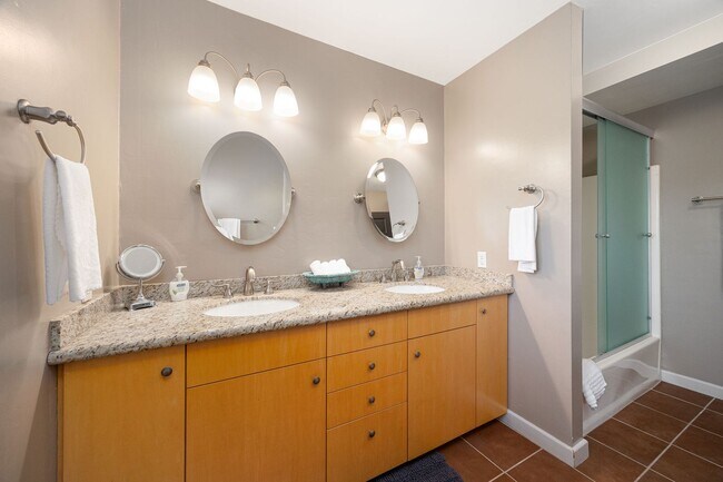 Building Photo - Rarely available 3 bedroom single family home in Sunset Cliffs!