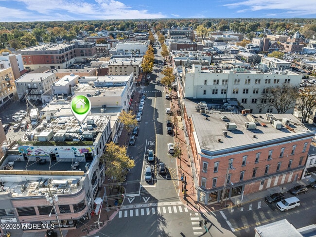 Building Photo - 7 Broad St