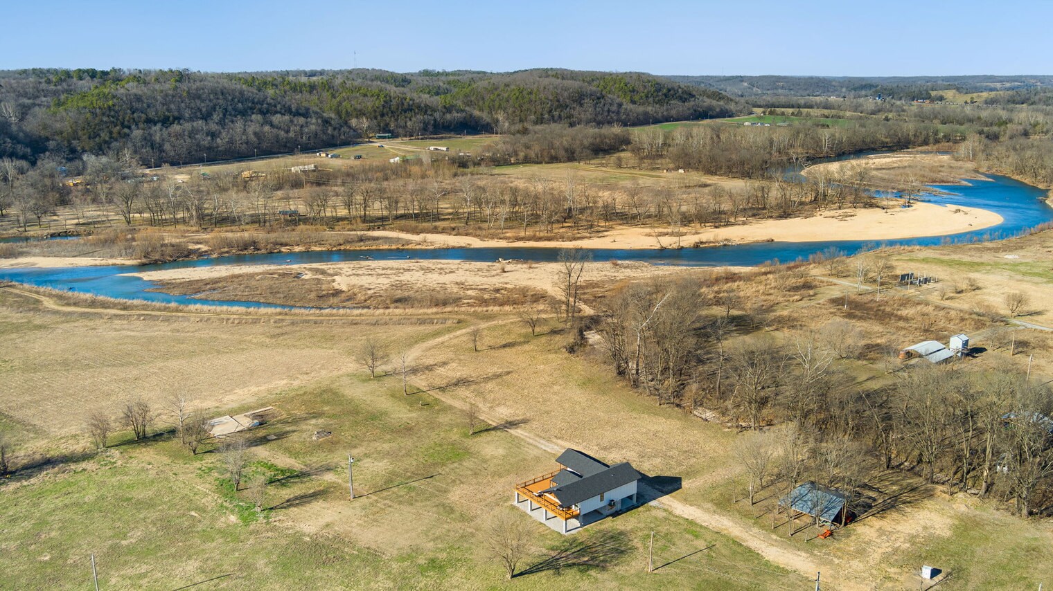 Building Photo - 305 Rivercrest Ln