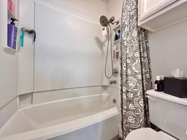 Building Photo - 6031 Old Fredericksburg Rd