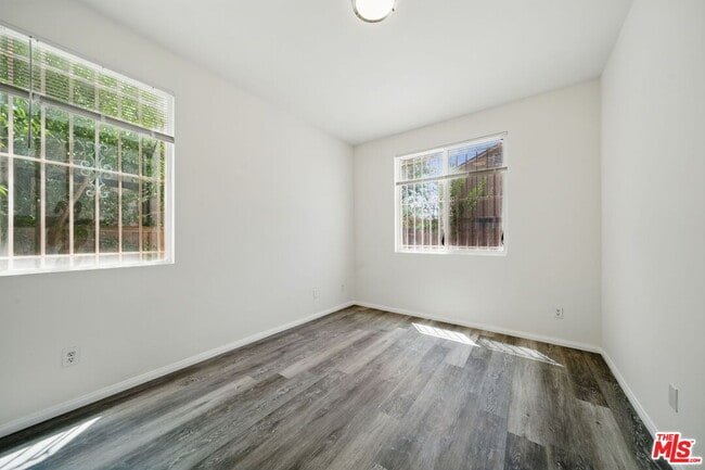Building Photo - 3702 Las Palmas Ave