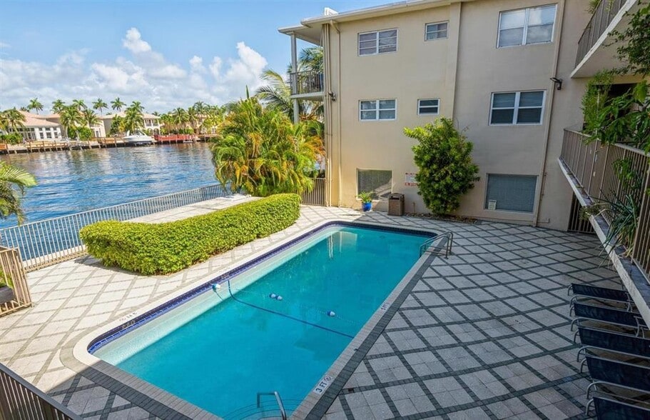 Building Photo - 2200 S Ocean Dr