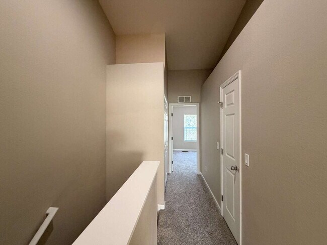 Building Photo - NEWLY UPGRADED 2BD/2.5 BATH TOWNHOME IN THE EXCLUSIVE WYNCHASE COMMUNITY!!