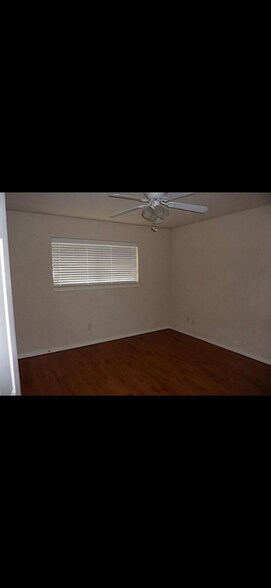 Building Photo - 4004 Carrera Ln