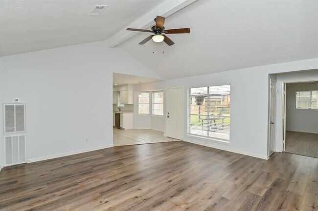 Building Photo - 11819 S Perry Ave