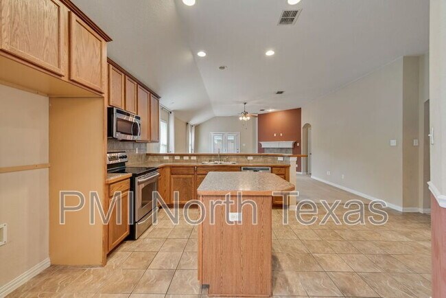 Building Photo - 1732 Bluebird Dr