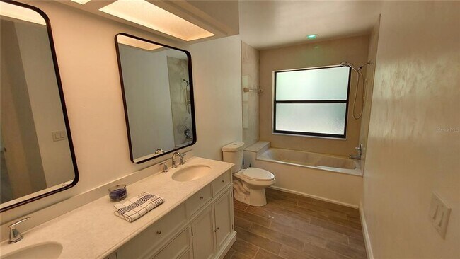 Building Photo - 9700 SW 209th Ct
