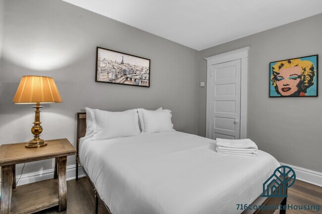 Building Photo - Furnished 3-Bedroom Upper Apartment on Bird Ave