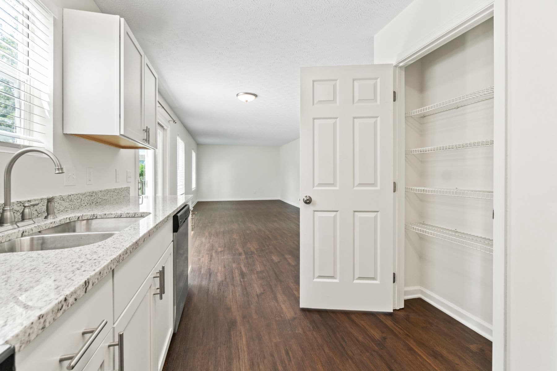 Building Photo - 6981 Bennell Dr