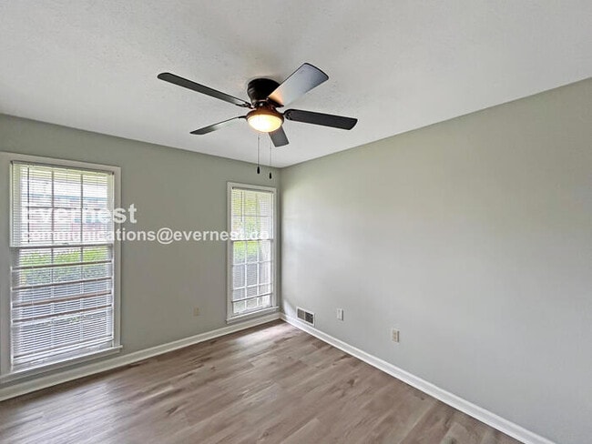 Building Photo - 848 Rasco Rd W