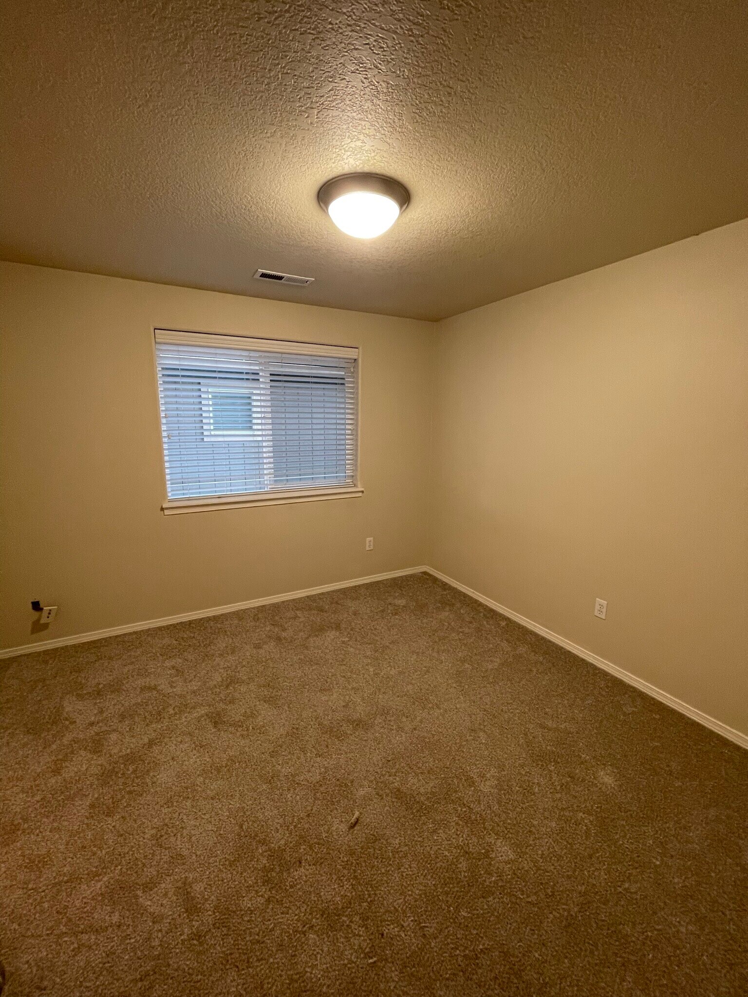 Building Photo - 1751 SE Water Lily St