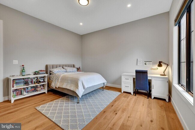 Building Photo - 1100 Balls Hill Rd