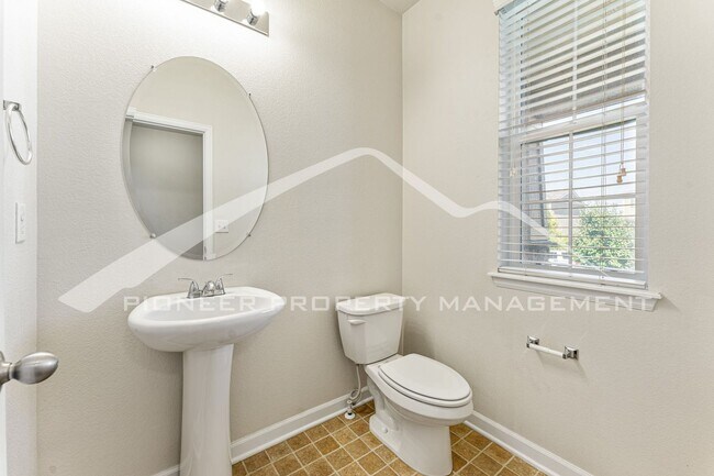 Building Photo - Spacious Home with Fenced Yard and Central AC