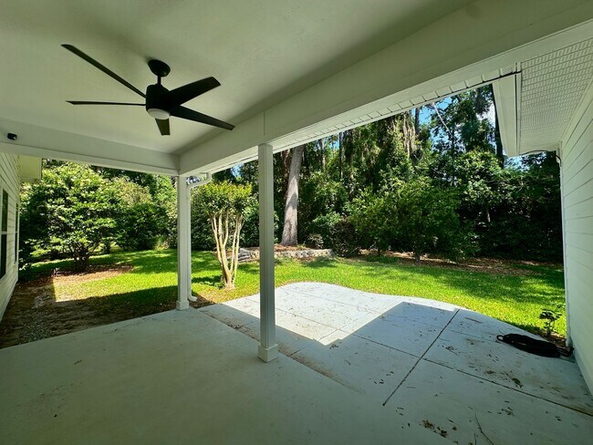 Building Photo - Spacious 4-Bedroom Gem in Sought-After Brookfield | Over 2,000 Sq Ft + Smart Features