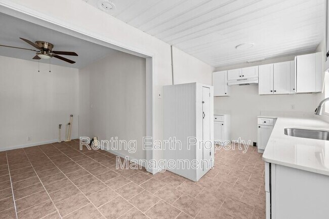 Building Photo - 6724 2nd Ave S