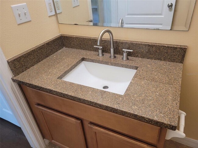 Building Photo - 1555 Scarlet Oak Loop