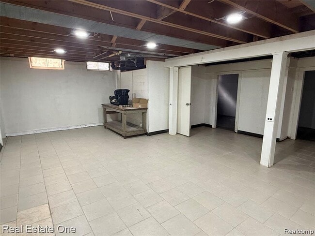 Building Photo - 6845 Plainfield St