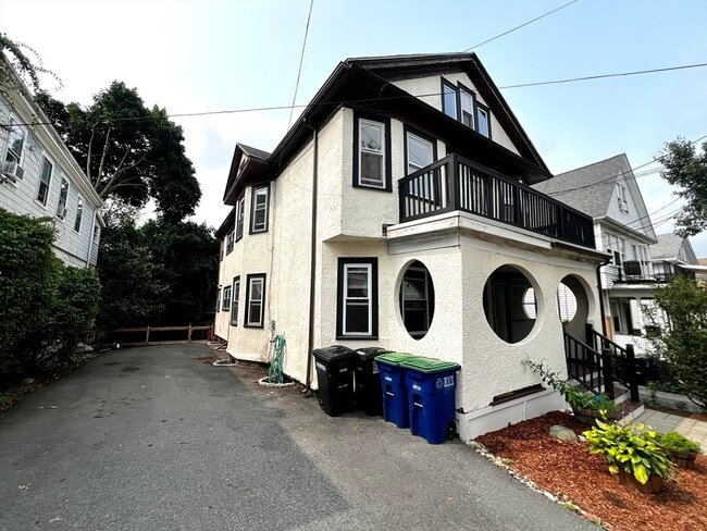 Building Photo - 12 Bailey St