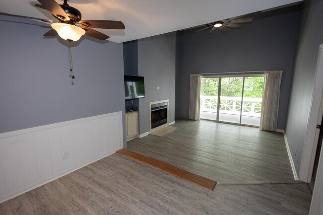 Building Photo - 1473 S Mariners Pointe