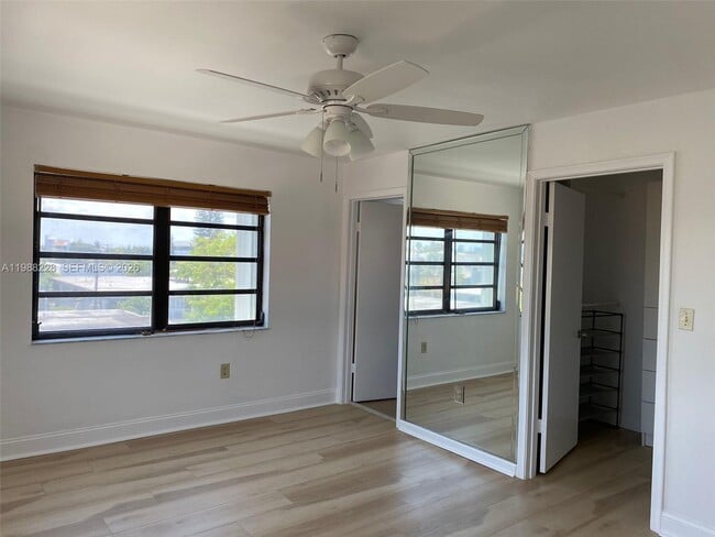 Building Photo - 7626 Byron Ave