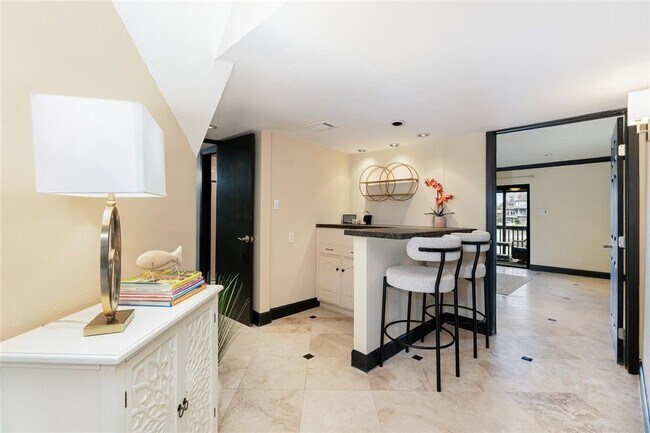 Building Photo - 18138 Bal Harbour Dr