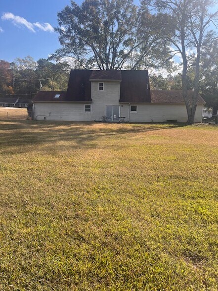 Building Photo - 175 Heritage Farm Ln