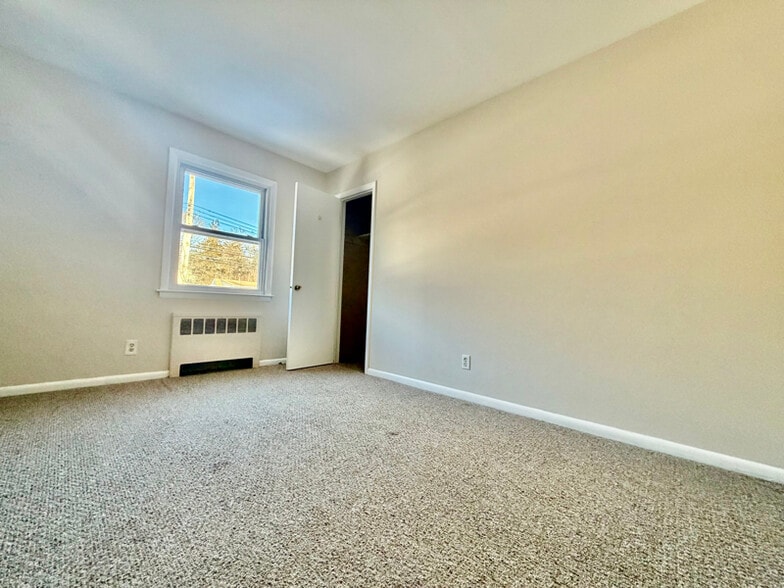 Building Photo - 40 Wall St