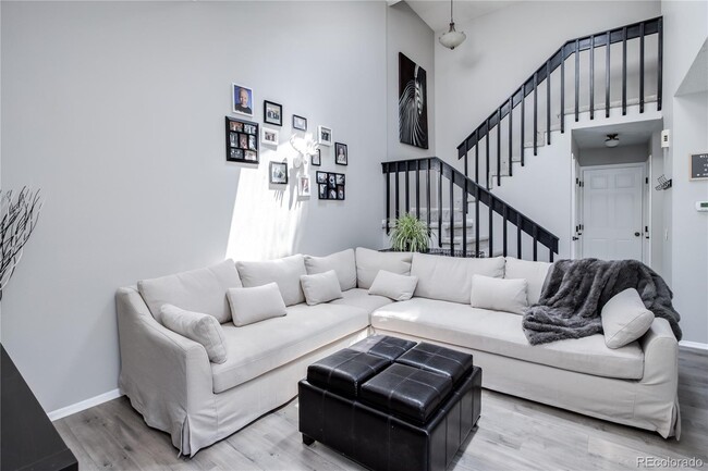 Building Photo - 2862 W Long Dr