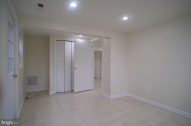 Building Photo - 206 Wayne Ave