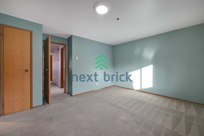 Building Photo - 2 Bedroom, 2 Bathroom Condominium Available for Rent