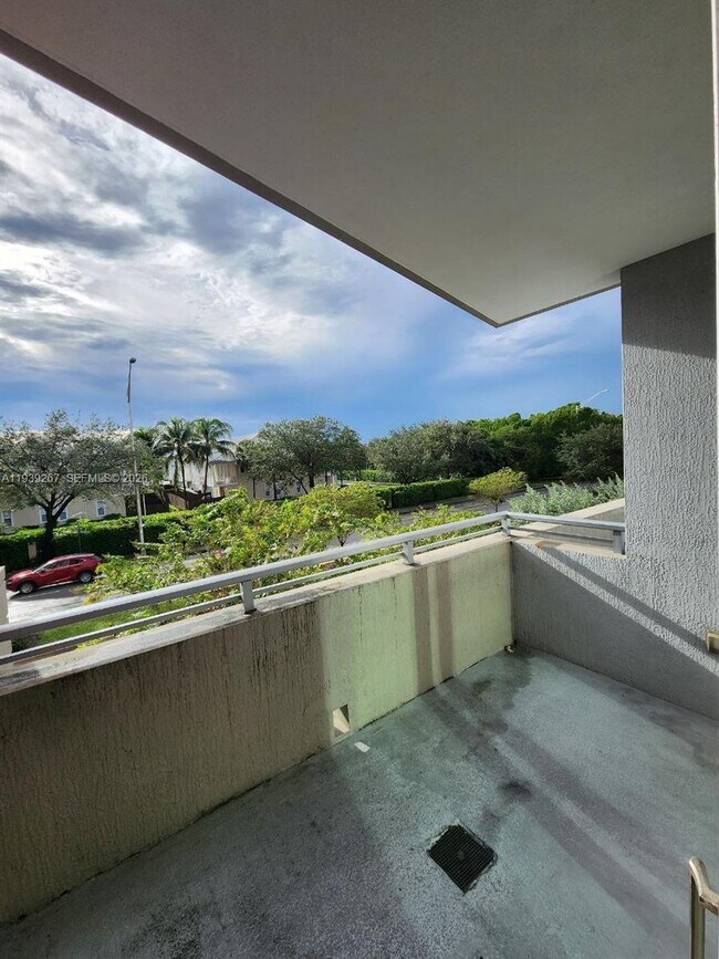 Building Photo - 7661 NW 107th Ave